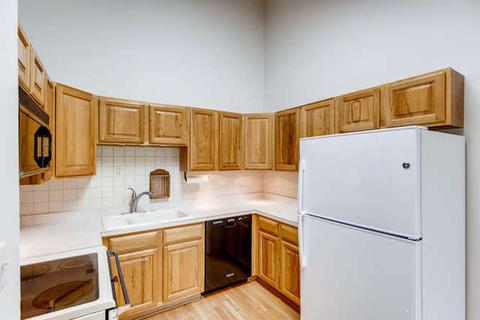 2092 Creekside Dr, Wheaton, IL 60189 photo 9