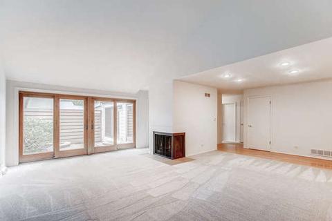 2092 Creekside Dr, Wheaton, IL 60189 photo 6