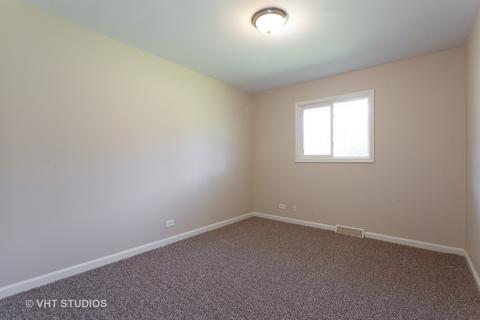 970 Austin Ave, Aurora, IL 60505 photo 8