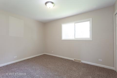 970 Austin Ave, Aurora, IL 60505 photo 6