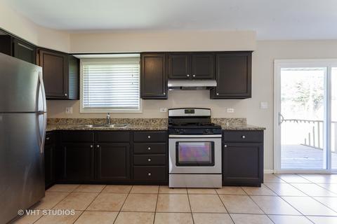 970 Austin Ave, Aurora, IL 60505 photo 4