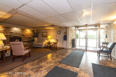 200 Deborah Ln #8A, Wheeling, IL 60090 photo 2