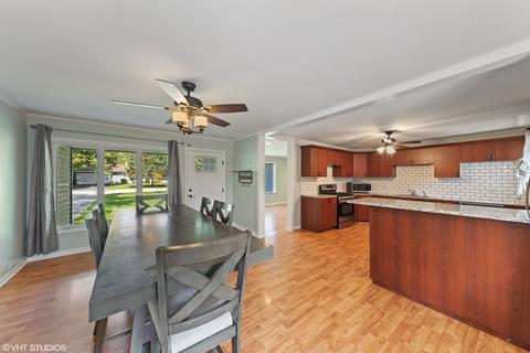 2101 Wing St, Rolling Meadows, IL 60008 photo 3