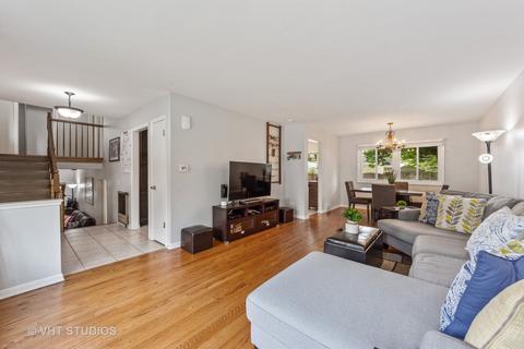 245 Denver Dr, Des Plaines, IL 60018 photo 2