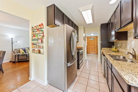 245 Denver Dr, Des Plaines, IL 60018 photo 4