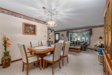 885 Hunter Dr, Roselle, IL 60172 photo 7