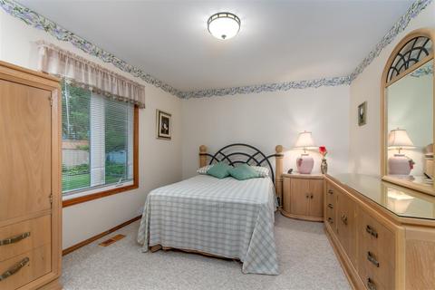 885 Hunter Dr, Roselle, IL 60172 photo 14