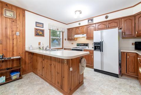 885 Hunter Dr, Roselle, IL 60172 photo 9