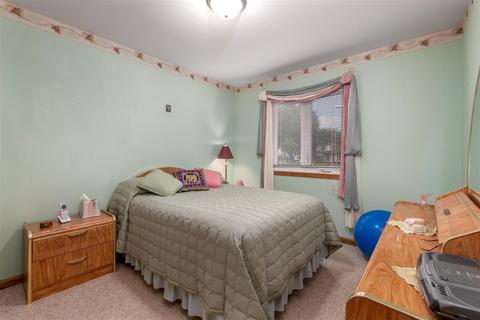 885 Hunter Dr, Roselle, IL 60172 photo 16