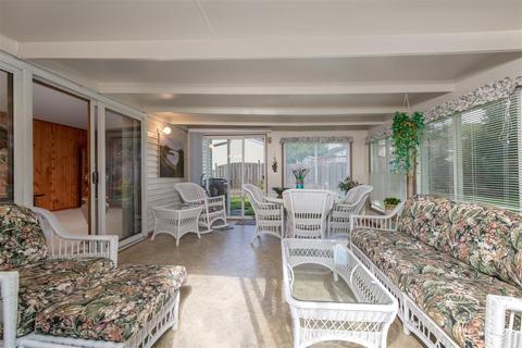 885 Hunter Dr, Roselle, IL 60172 photo 12