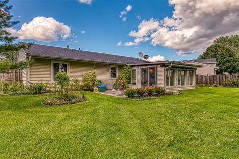 885 Hunter Dr, Roselle, IL 60172 photo 21