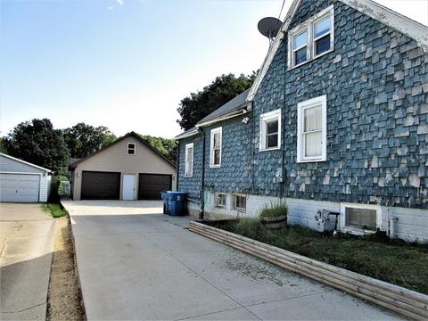 1008 E Chamberlin St, Dixon, IL 61021 photo 3