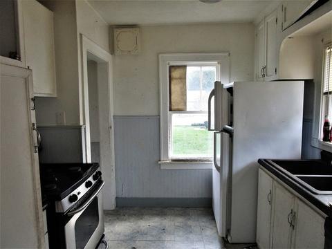 1008 E Chamberlin St, Dixon, IL 61021 photo 9