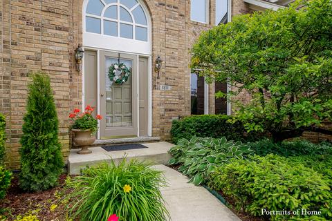 1811 Challenger Ct, Wheaton, IL 60189 photo 2