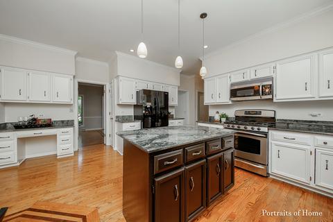 1811 Challenger Ct, Wheaton, IL 60189 photo 7
