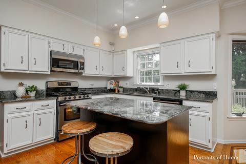 1811 Challenger Ct, Wheaton, IL 60189 photo 9