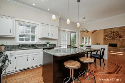 1811 Challenger Ct, Wheaton, IL 60189 photo 8