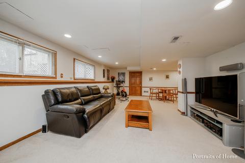 1811 Challenger Ct, Wheaton, IL 60189 photo 21
