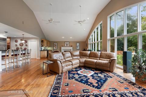 37 Park Ln, Golf, IL 60029 photo 4