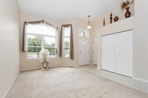 7307 Ashbrook Ln, Plainfield, IL 60586 photo 2