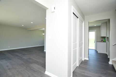 7210 Summit Rd, Darien, IL 60561 photo 9