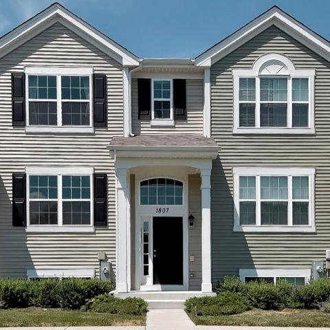 1807 Ruby Dr, Pingree Grove, IL 60140 photo 1