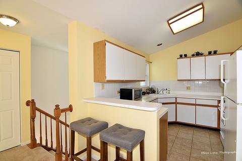 625 Cobblestone Ct, Elgin, IL 60120 photo 6