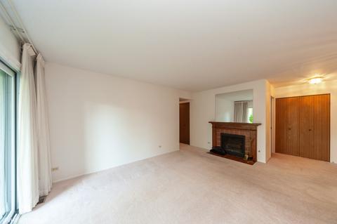 1104 Wildberry Ct #D1, Wheeling, IL 60090 photo 2