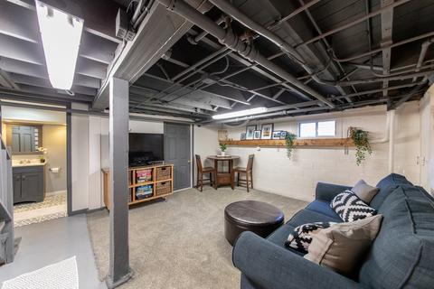 1623 E Algonquin Rd, Des Plaines, IL 60016 photo 15
