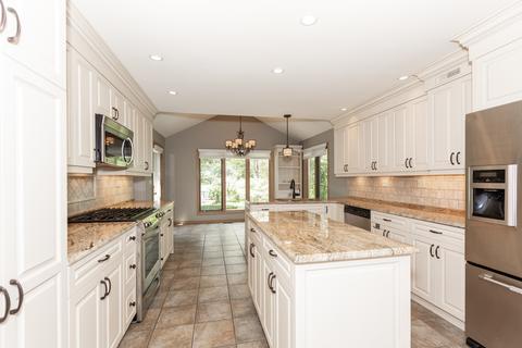 419 Brighton Dr, Wheaton, IL 60189 photo 5
