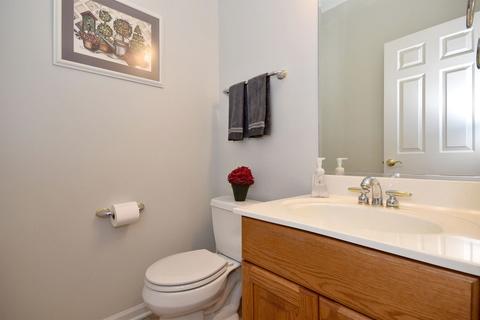 230 Hawk Hollow Dr, Bartlett, IL 60103 photo 20