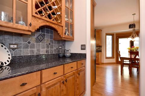 230 Hawk Hollow Dr, Bartlett, IL 60103 photo 10