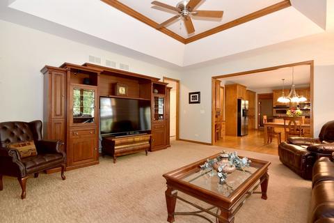 230 Hawk Hollow Dr, Bartlett, IL 60103 photo 18