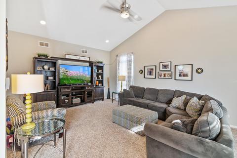 2641 Dunrobin Cir, Aurora, IL 60503 photo 14