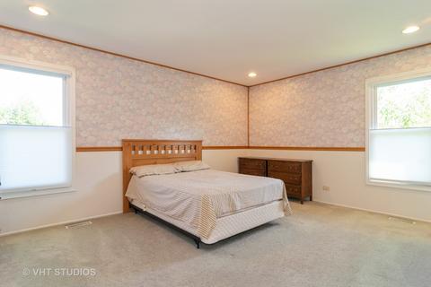329 E Beech Dr, Schaumburg, IL 60193 photo 8
