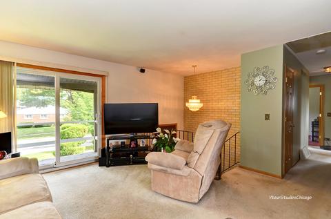 413 Thelma Ct, Wheeling, IL 60090 photo 4