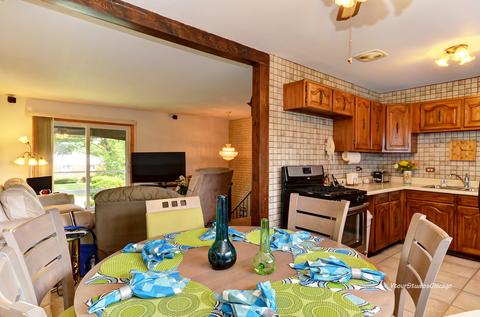 413 Thelma Ct, Wheeling, IL 60090 photo 7