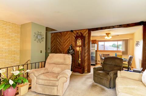 413 Thelma Ct, Wheeling, IL 60090 photo 5