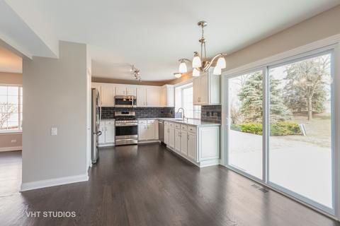 525 Rose Ln, Bartlett, IL 60103 photo 6