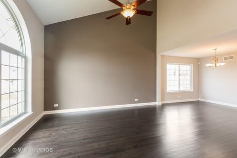 525 Rose Ln, Bartlett, IL 60103 photo 5