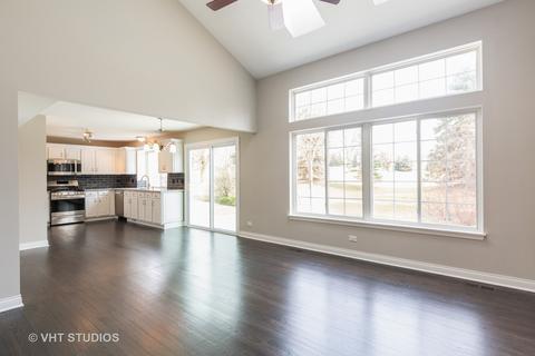 525 Rose Ln, Bartlett, IL 60103 photo 11