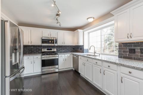 525 Rose Ln, Bartlett, IL 60103 photo 7