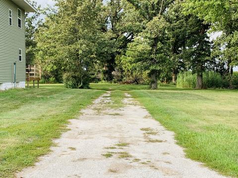 884 E 1200n Rd, Melvin, IL 60952 photo 8