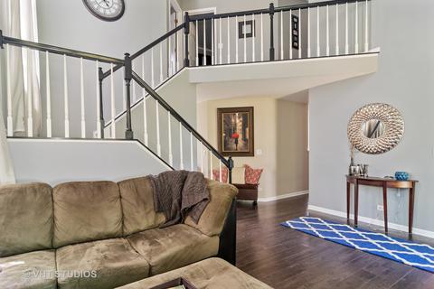 490 Harvard Ln, Bartlett, IL 60103 photo 2