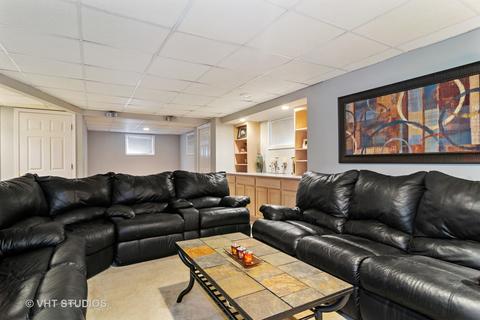 490 Harvard Ln, Bartlett, IL 60103 photo 9