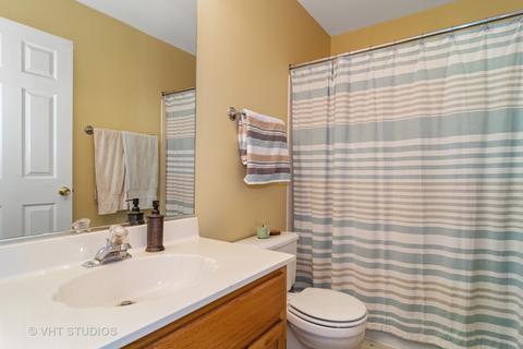 490 Harvard Ln, Bartlett, IL 60103 photo 13