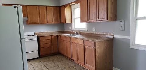 701 Hartwell Ave, Elgin, IL 60120 photo 4