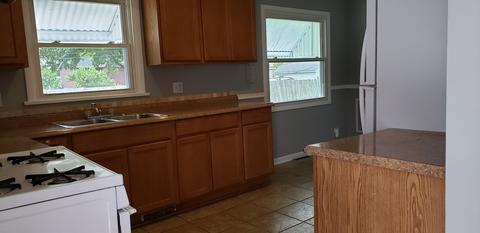 701 Hartwell Ave, Elgin, IL 60120 photo 3