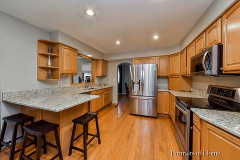 602 Parkway Dr, Wheaton, IL 60187 photo 4