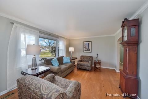 602 Parkway Dr, Wheaton, IL 60187 photo 2